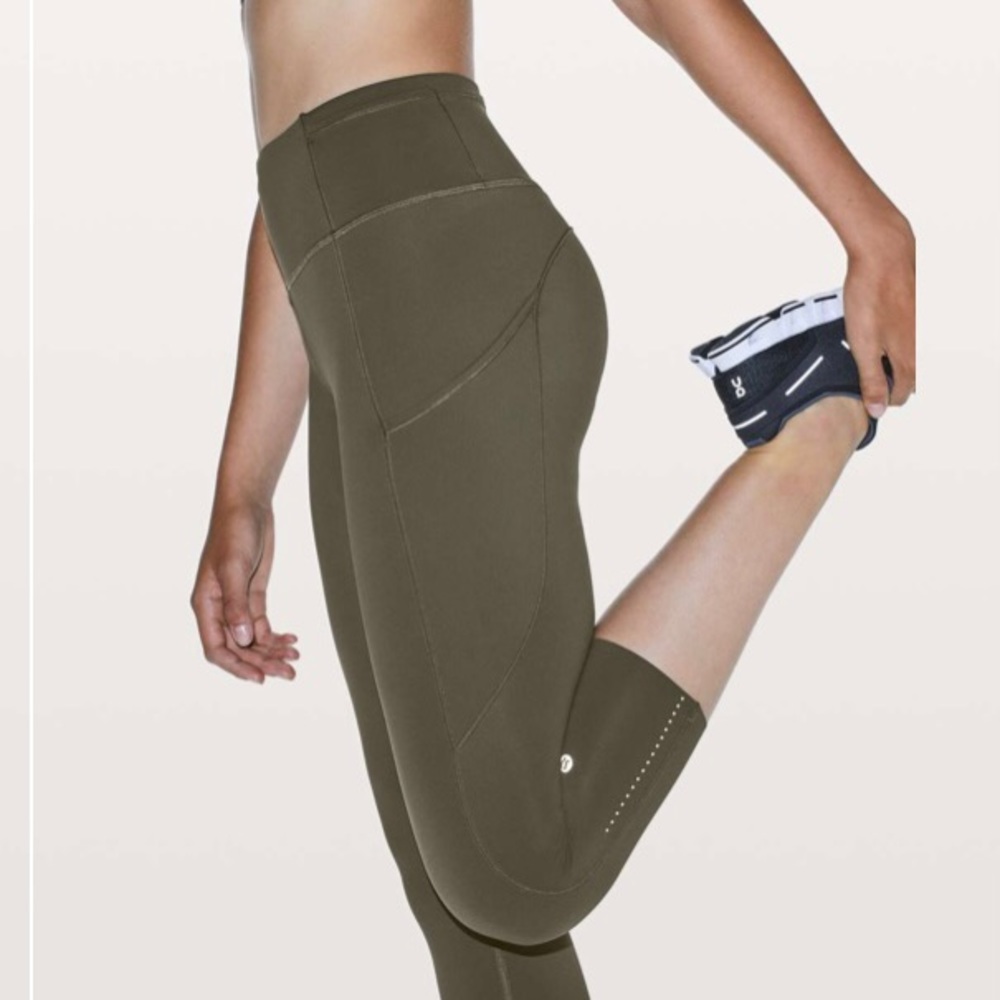 Lululemon Fast & Free Crop II *Nulux 19"
Dark Olive